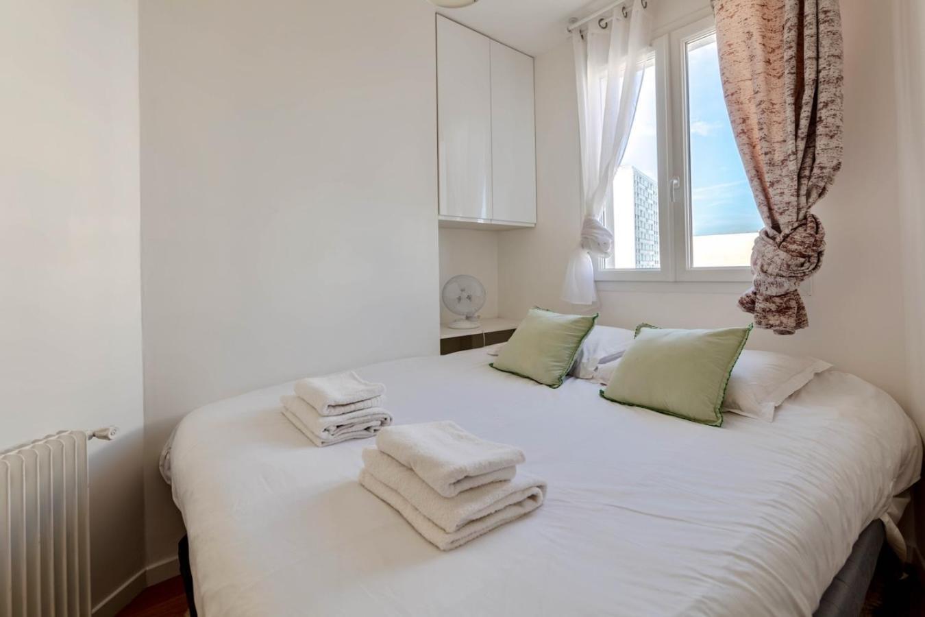 16th 2 Bedrooms Near Eiffel Tower Renovated Balcony 2-4 Person Parijs
